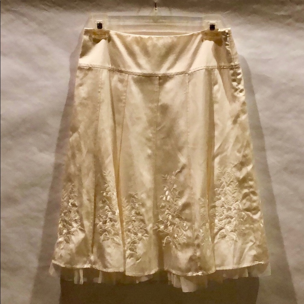 NWOT Intuitians cream silk skirt
